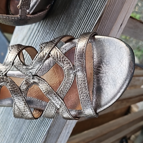 Sofft Strappy Sandals | Leather - Picture 7 of 11